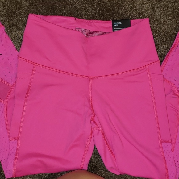 NWT VICTORIA SECRET SPORT PINK CAPRI - Picture 1 of 3